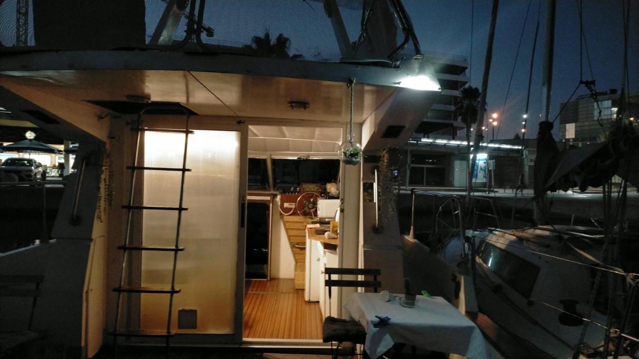 Barco Lucky Hotel Sant Adria de Besos Bagian luar foto